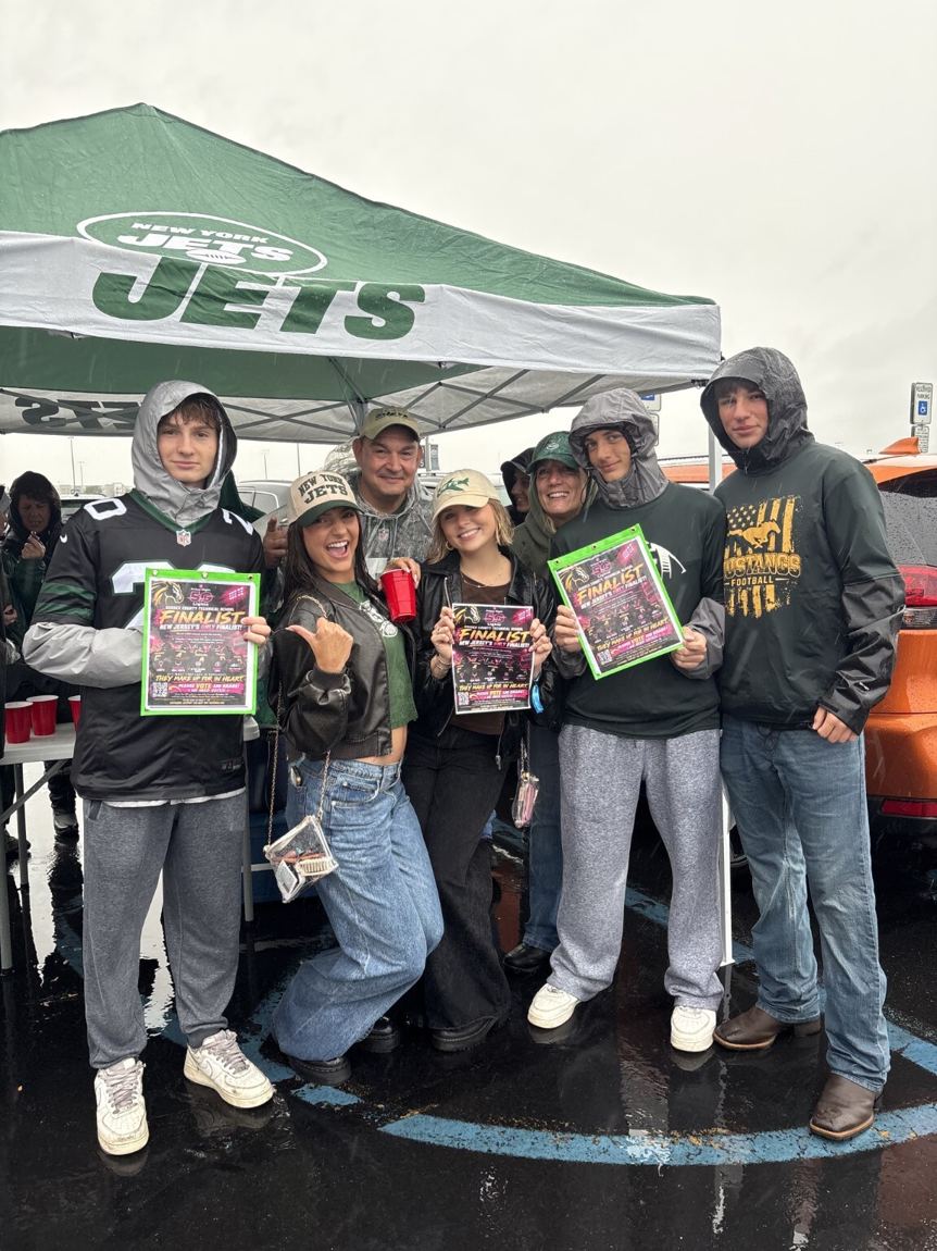 Mustangs supporters at the Jets tailgate